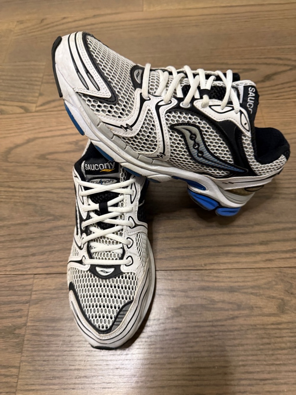 Saucony Pro Grid Triumph 4 Running Shoes 10.5